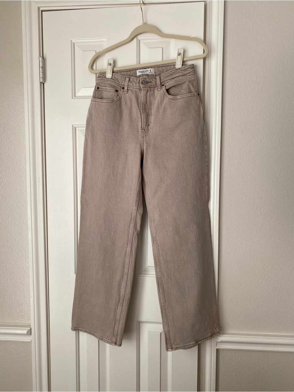 Abercrombie The 90s Relaxed High Rise jeans